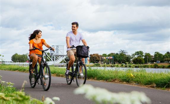 Pegasus bridge voie verte canal caen